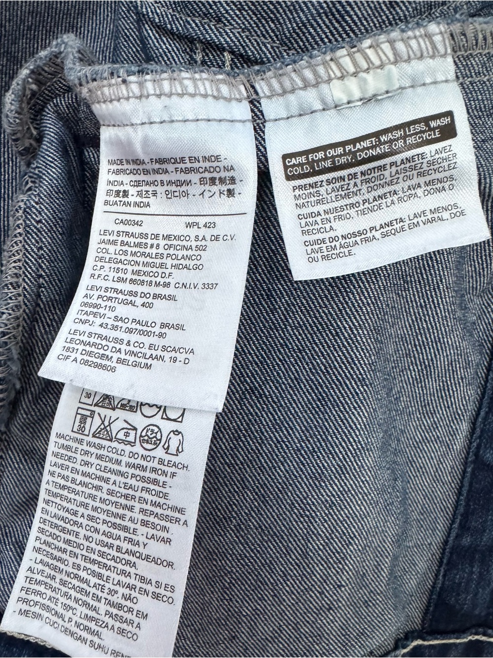 Levi's Medium Blue Women's Denim Trucker Jacket - Picture 5 of 6